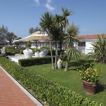 Bed And Breakfast Bagno Venezia Marina Di Carrara Esterno foto