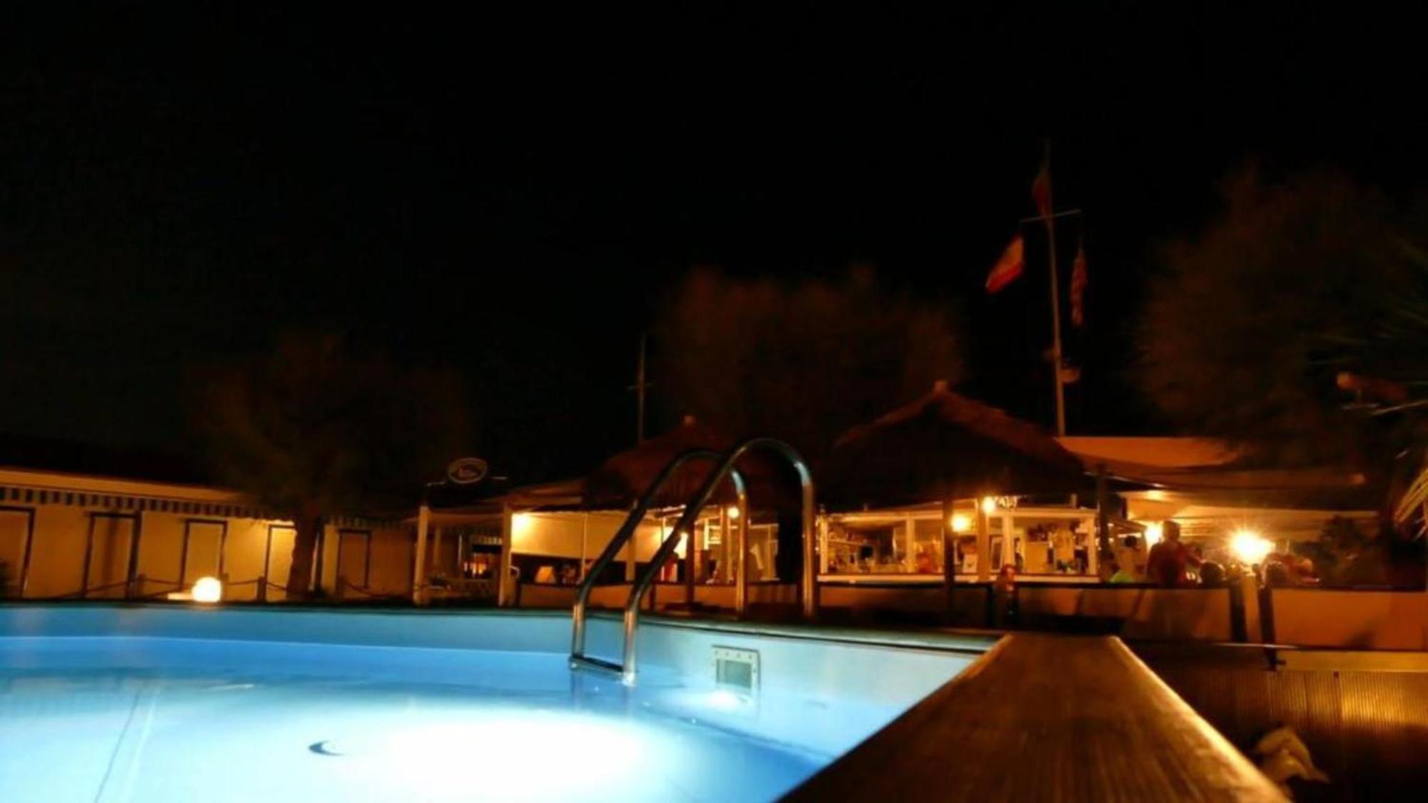 Bed And Breakfast Bagno Venezia Marina Di Carrara Esterno foto
