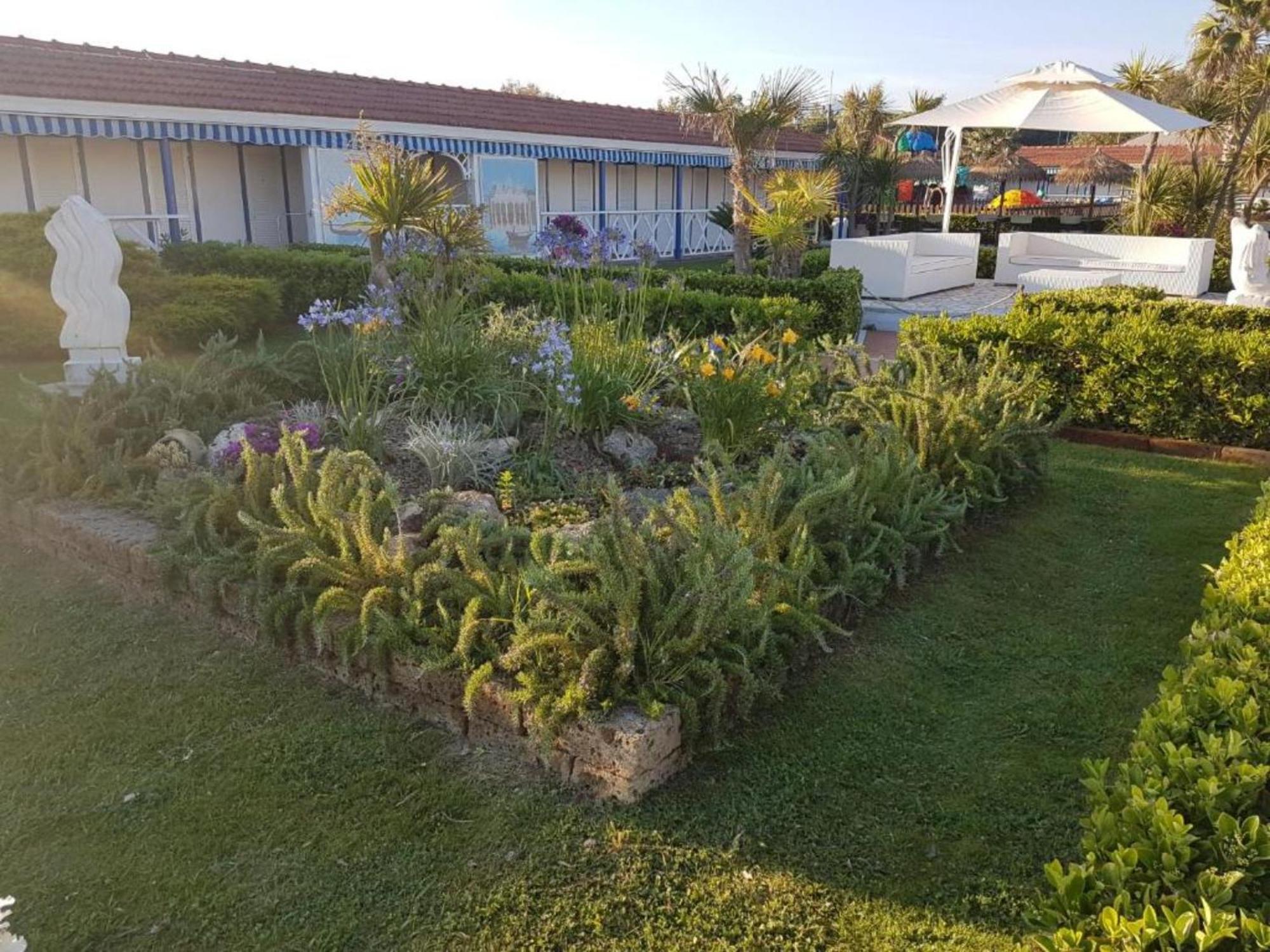 Bed And Breakfast Bagno Venezia Marina Di Carrara Esterno foto