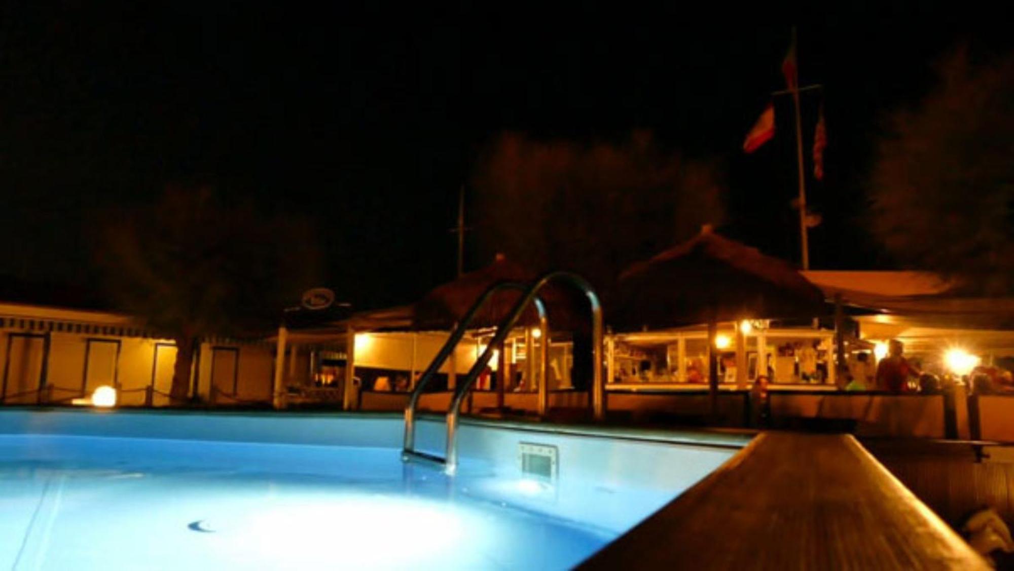 Bed And Breakfast Bagno Venezia Marina Di Carrara Esterno foto