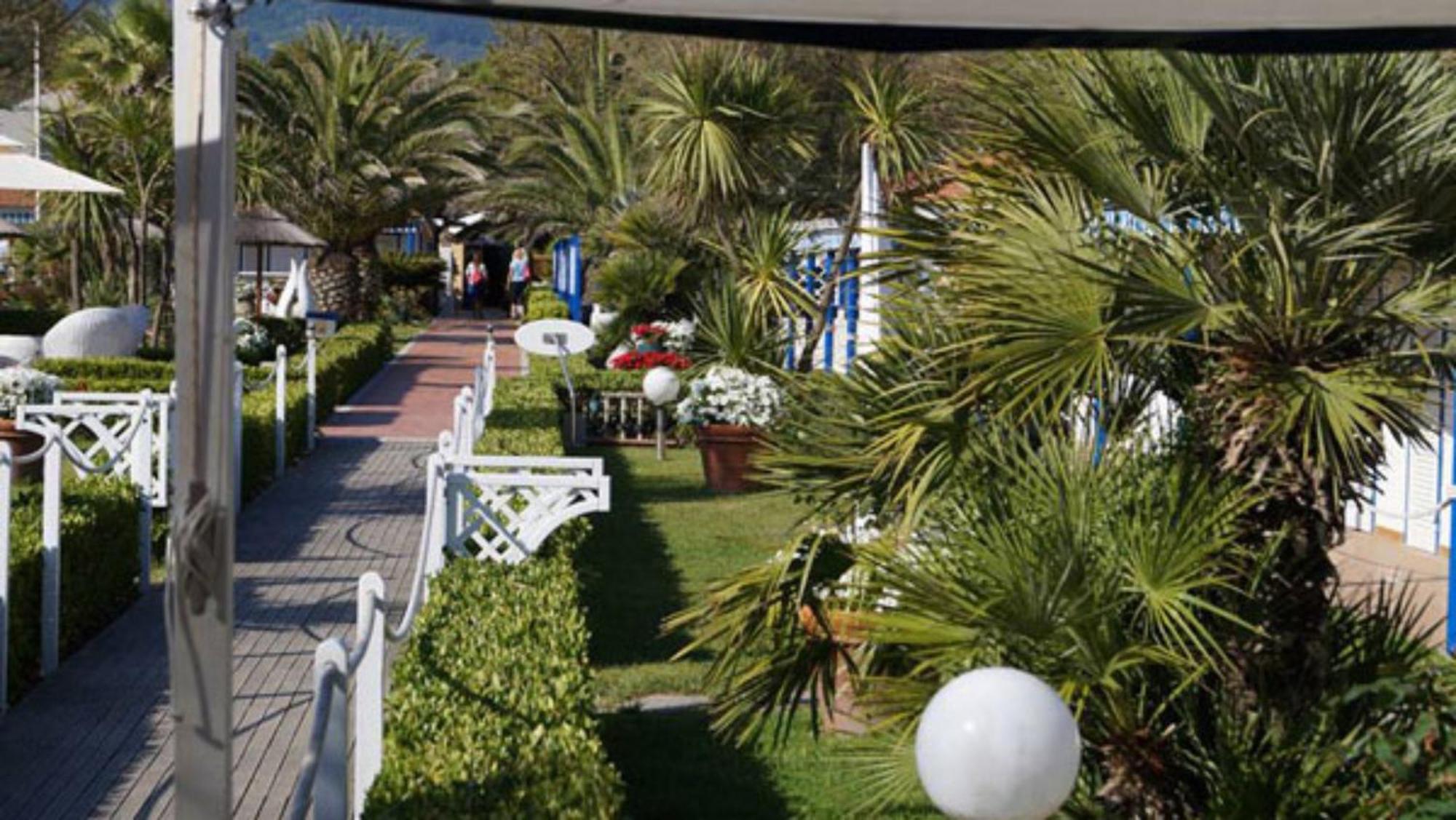 Bed And Breakfast Bagno Venezia Marina Di Carrara Esterno foto