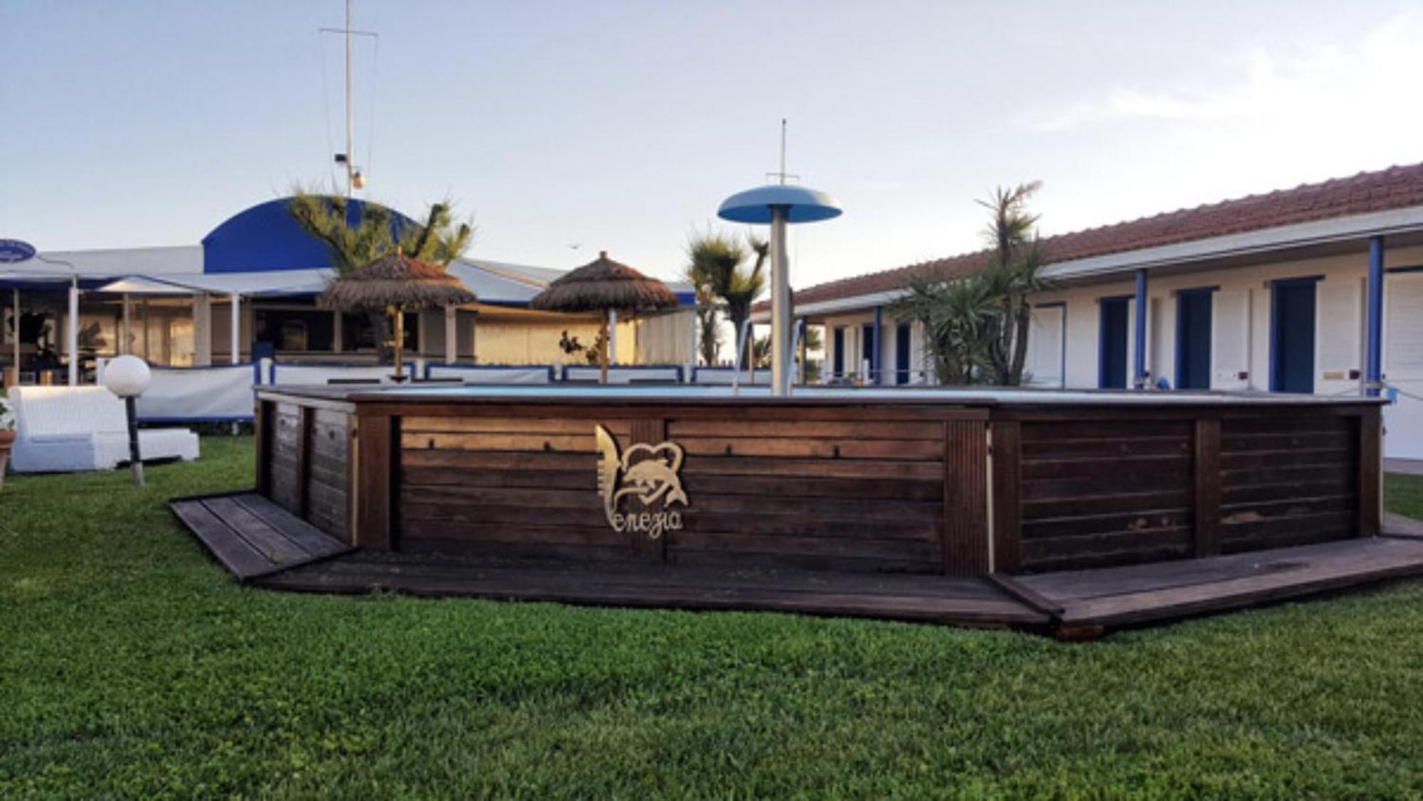 Bed And Breakfast Bagno Venezia Marina Di Carrara Esterno foto